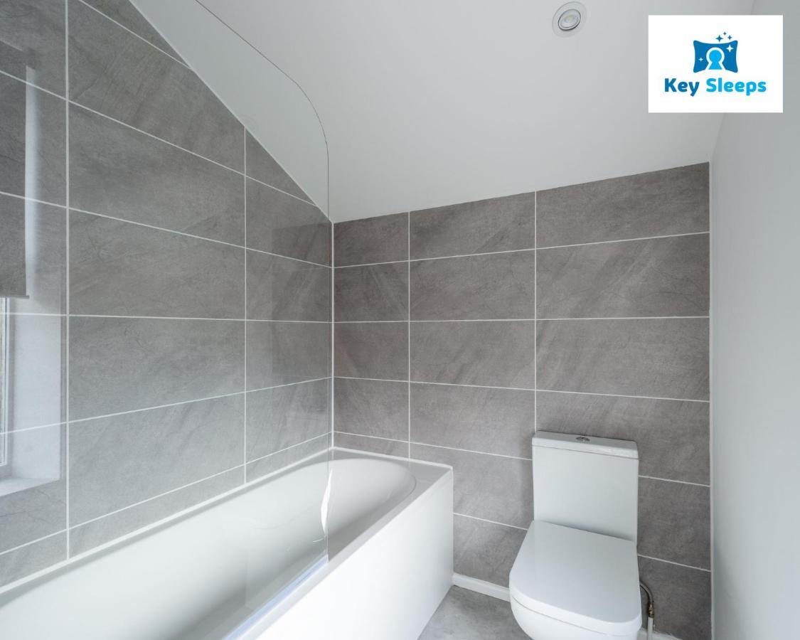 Five Bedroom Spacious Modern House By Keysleeps Short Lets Workington Lake District Beach Exteriör bild