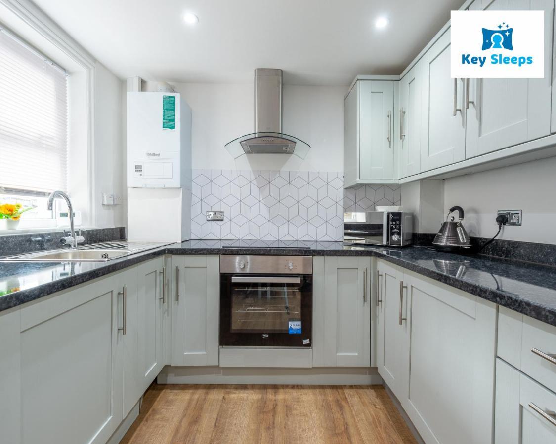 Five Bedroom Spacious Modern House By Keysleeps Short Lets Workington Lake District Beach Exteriör bild
