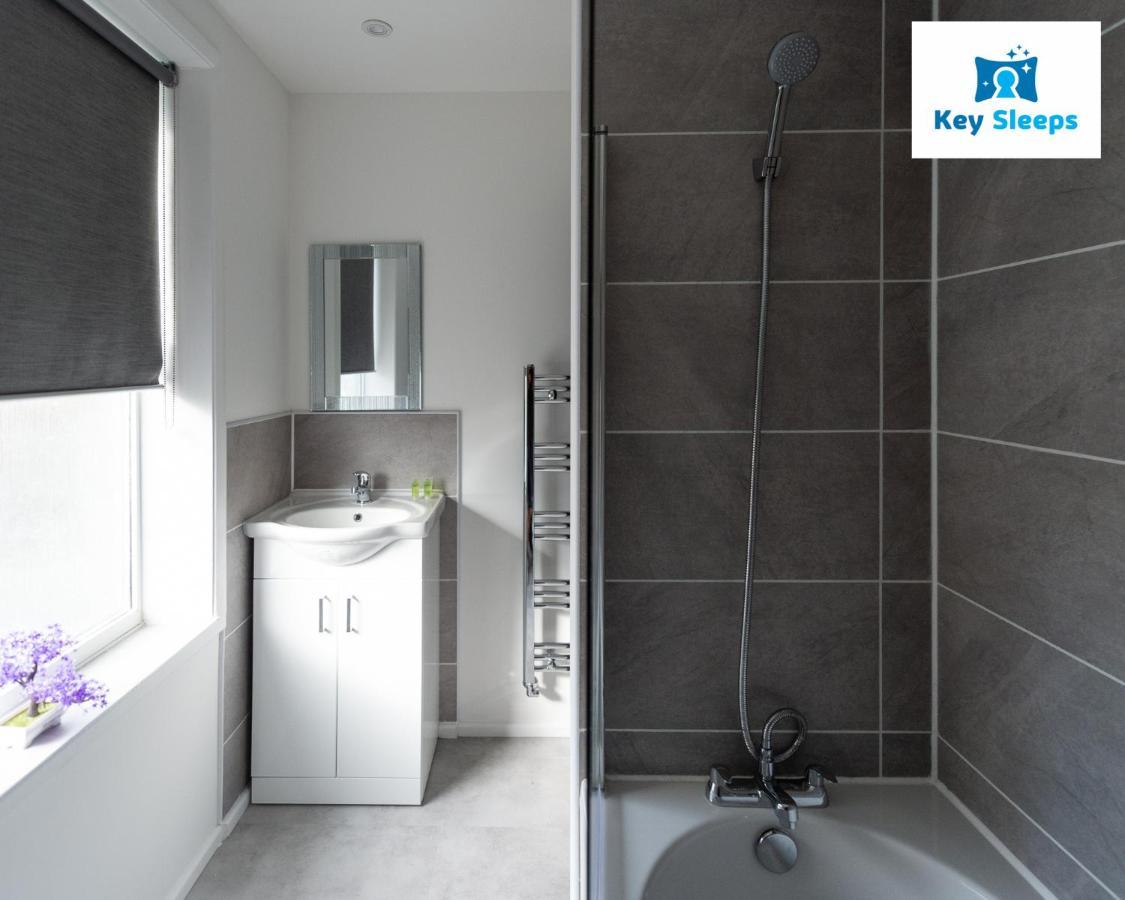 Five Bedroom Spacious Modern House By Keysleeps Short Lets Workington Lake District Beach Exteriör bild